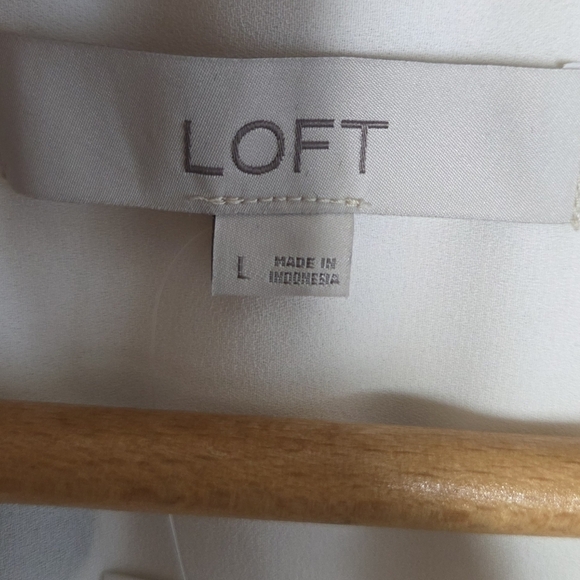 NWT Loft Off-White & Black Polka Dot Tulip Short Sleeve V-neck Blouse Size Large - Picture 3 of 6